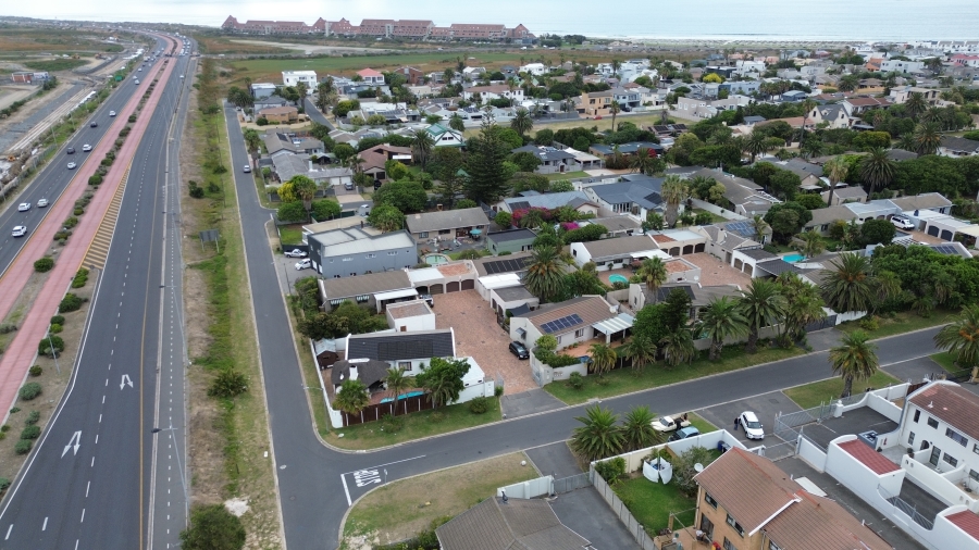 Commercial Property for Sale in Waves Edge Western Cape